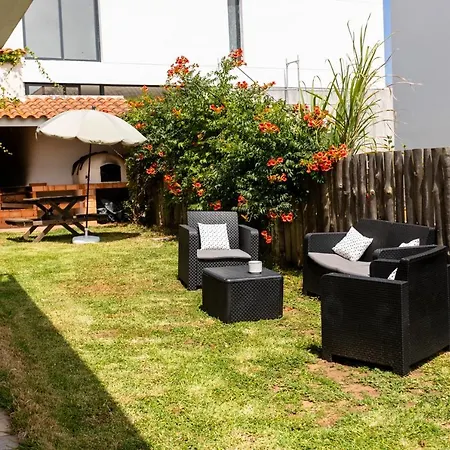 Alaia Surflodge Hostel *