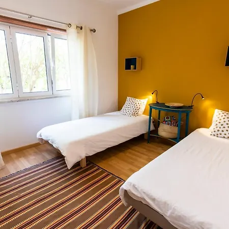 Alaia Surflodge Hostel *