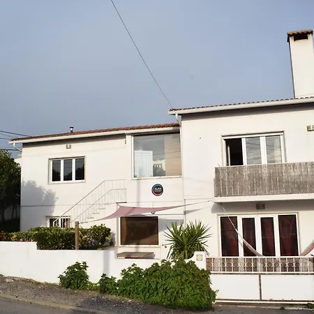 Hostel Alaia Surflodge *