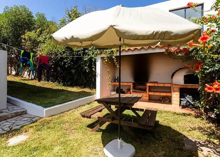 Alaia Surflodge Otel Ericeira